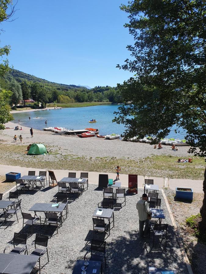 Le Grand Lac Hotel Bar Restaurant Laffrey Esterno foto